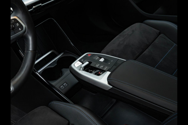 BMW 2 Serie Active Tourer 230e xDrive - Pano - Trekhaak - Memoryzetel - Driving + Parking Ass Prof