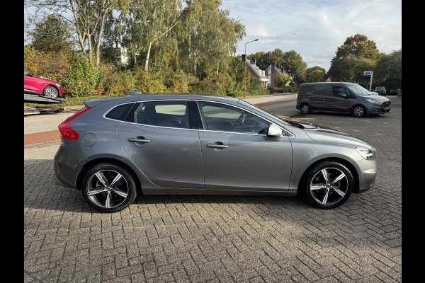 Volvo V40 2.0 T3 Edition+ 152pk Stoelverwarming | Full LED | Navigatie | 18 inch | Half leder