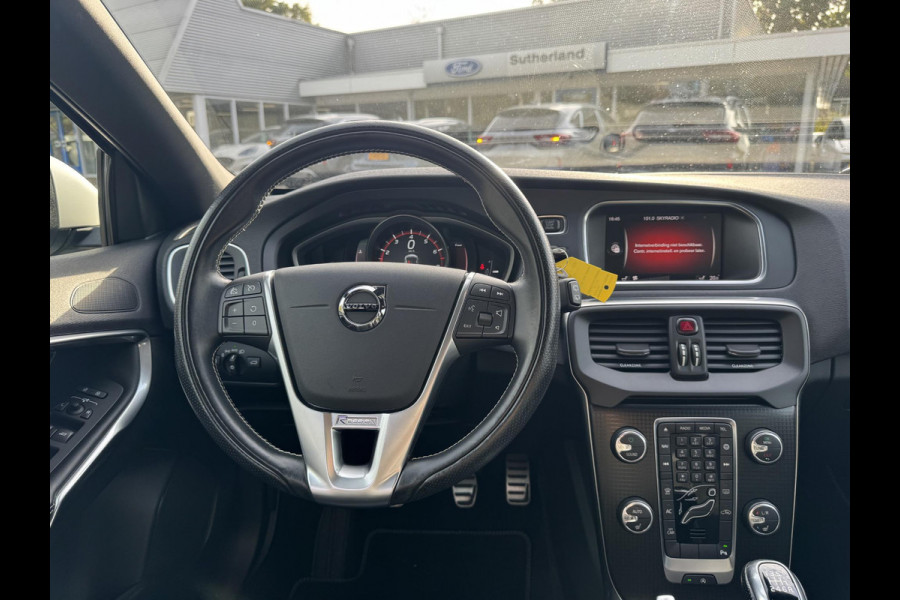 Volvo V40 2.0 T3 Edition+ 152pk Stoelverwarming | Full LED | Navigatie | 18 inch | Half leder