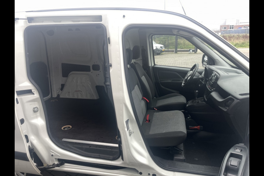 Fiat Dobló Cargo 1.6 MJ 105PK airco | navigatie | 3-zits