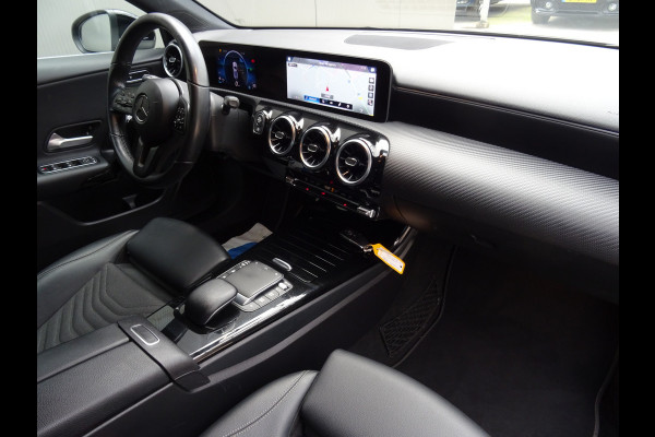 Mercedes-Benz A-Klasse 180 Premium * 18 INCH * LEER * GR NAVI * CAMERA !!
