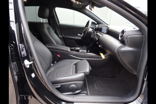 Mercedes-Benz A-Klasse 180 Premium * 18 INCH * LEER * GR NAVI * CAMERA !!