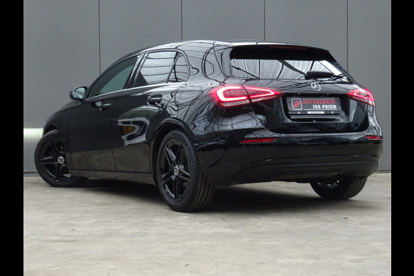 Mercedes-Benz A-Klasse 180 Premium * 18 INCH * LEER * GR NAVI * CAMERA !!