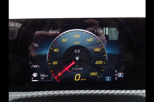 Mercedes-Benz A-Klasse 180 Premium * 18 INCH * LEER * GR NAVI * CAMERA !!