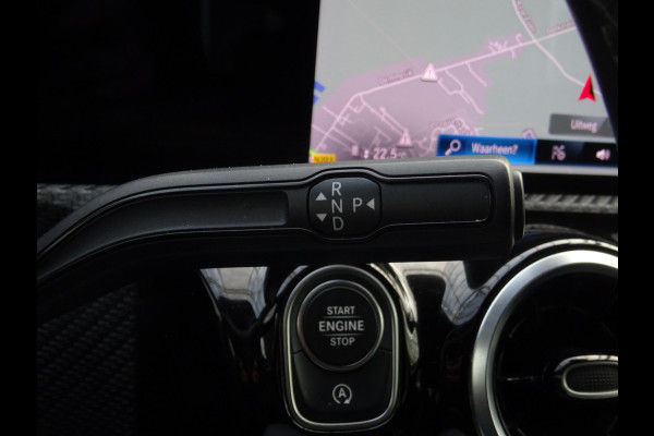 Mercedes-Benz A-Klasse 180 Premium * 18 INCH * LEER * GR NAVI * CAMERA !!