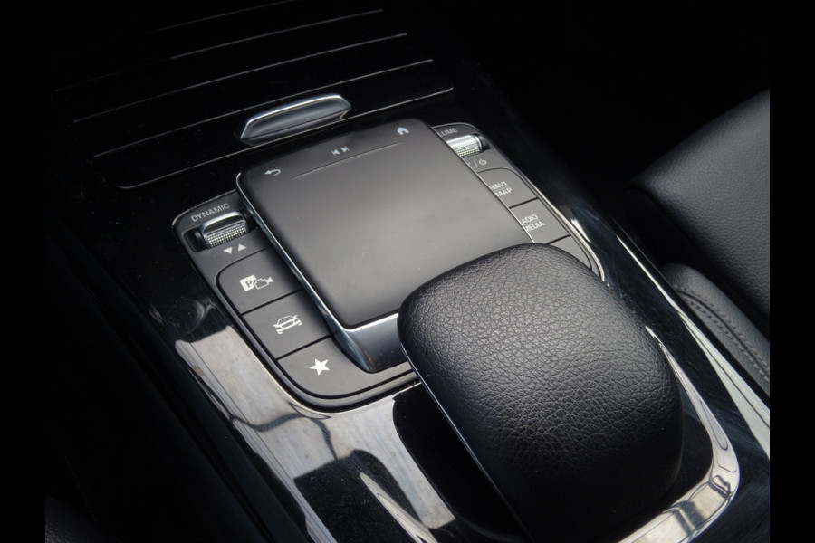 Mercedes-Benz A-Klasse 180 Premium * 18 INCH * LEER * GR NAVI * CAMERA !!