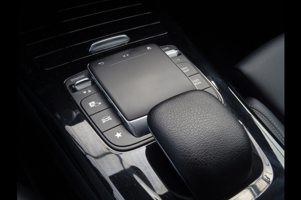 Mercedes-Benz A-Klasse 180 Premium * 18 INCH * LEER * GR NAVI * CAMERA !!