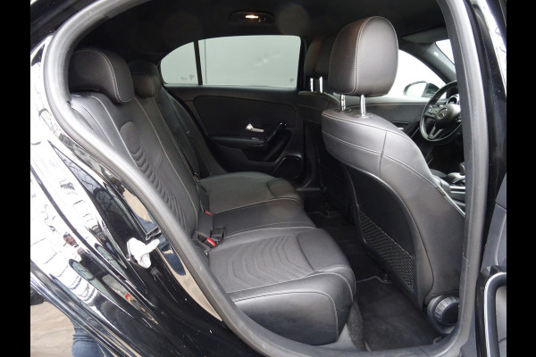 Mercedes-Benz A-Klasse 180 Premium * 18 INCH * LEER * GR NAVI * CAMERA !!