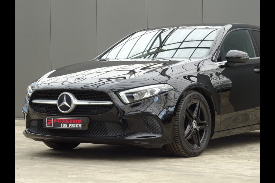 Mercedes-Benz A-Klasse 180 Premium * 18 INCH * LEER * GR NAVI * CAMERA !!