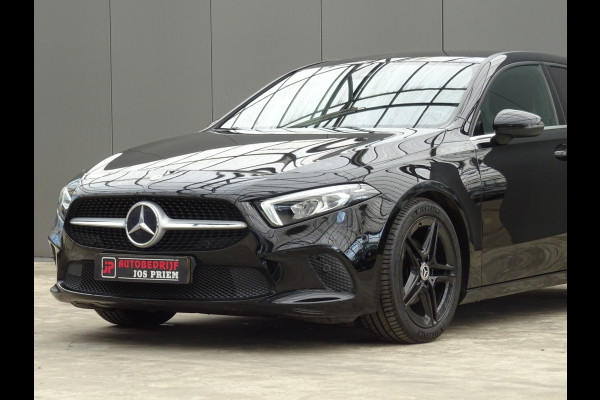 Mercedes-Benz A-Klasse 180 Premium * 18 INCH * LEER * GR NAVI * CAMERA !!