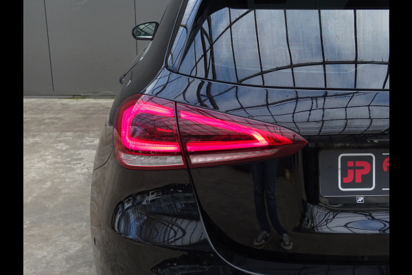 Mercedes-Benz A-Klasse 180 Premium * 18 INCH * LEER * GR NAVI * CAMERA !!