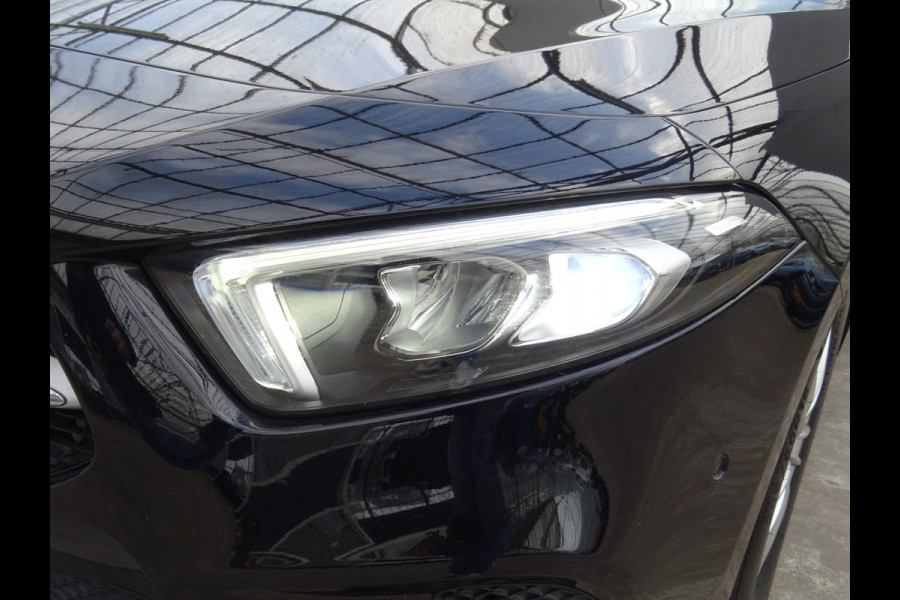 Mercedes-Benz A-Klasse 180 Premium * 18 INCH * LEER * GR NAVI * CAMERA !!