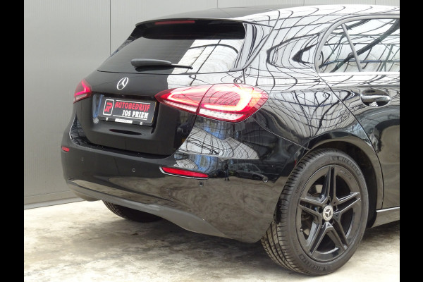 Mercedes-Benz A-Klasse 180 Premium * 18 INCH * LEER * GR NAVI * CAMERA !!