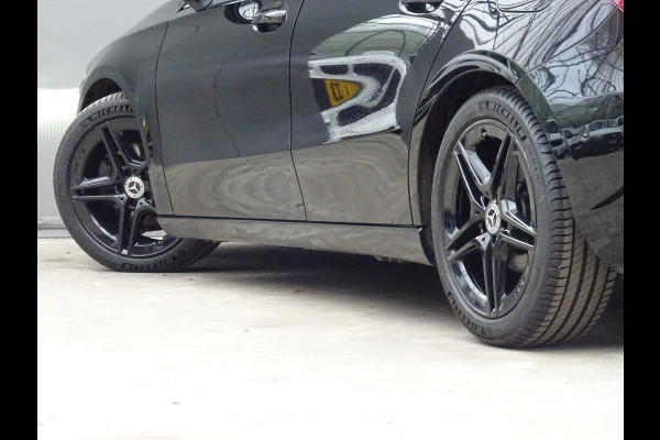Mercedes-Benz A-Klasse 180 Premium * 18 INCH * LEER * GR NAVI * CAMERA !!