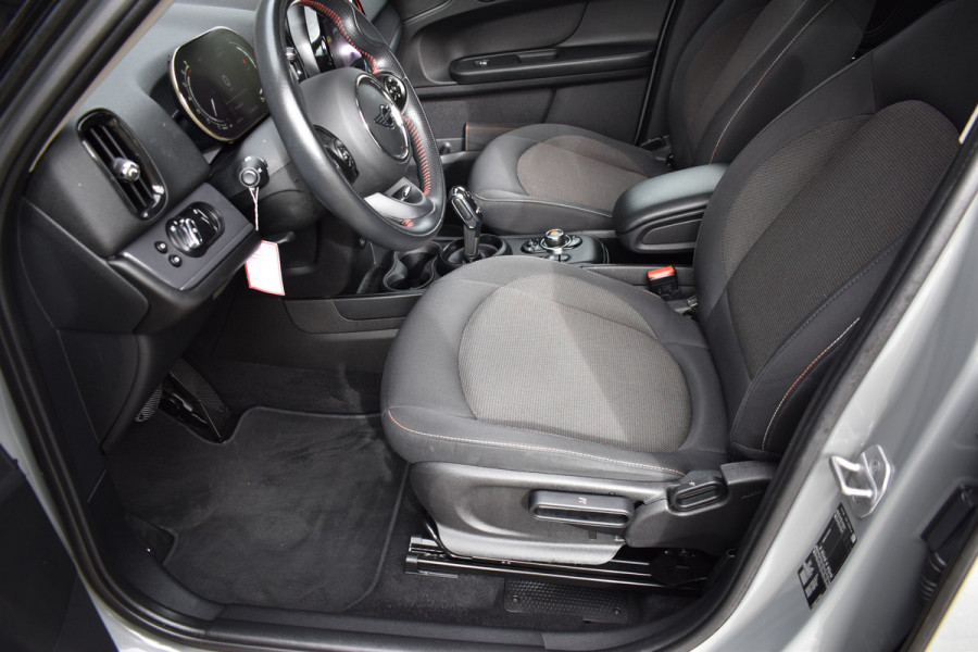 MINI Countryman 1.5 One Business Edition Automaat / Parkeerhulp / Keyless / Trekhaak / Harman Kardon / 18'' LM / LED