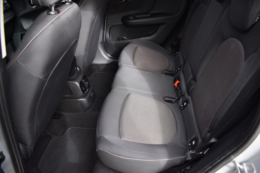MINI Countryman 1.5 One Business Edition Automaat / Parkeerhulp / Keyless / Trekhaak / Harman Kardon / 18'' LM / LED
