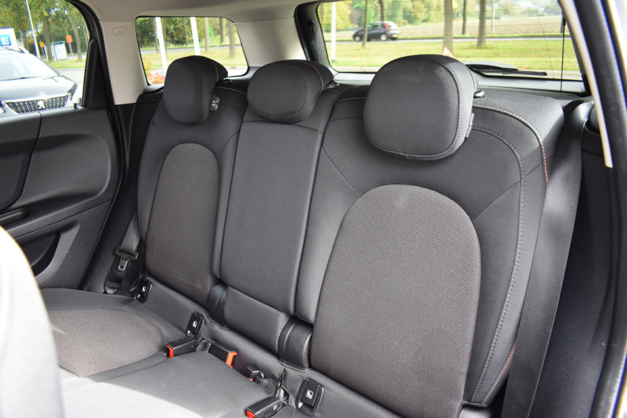 MINI Countryman 1.5 One Business Edition Automaat / Parkeerhulp / Keyless / Trekhaak / Harman Kardon / 18'' LM / LED