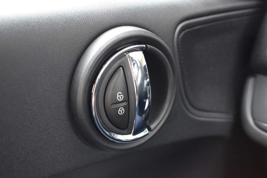 MINI Countryman 1.5 One Business Edition Automaat / Parkeerhulp / Keyless / Trekhaak / Harman Kardon / 18'' LM / LED
