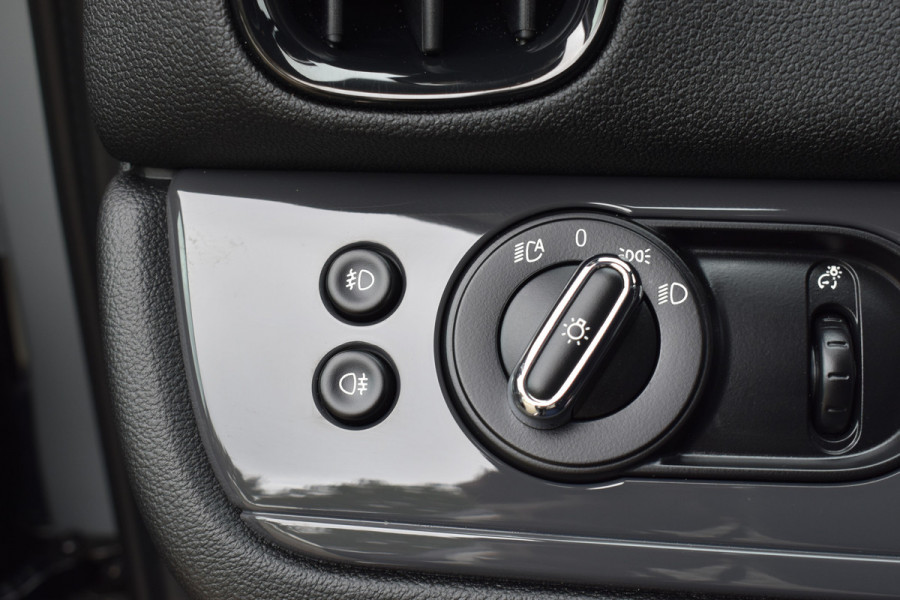 MINI Countryman 1.5 One Business Edition Automaat / Parkeerhulp / Keyless / Trekhaak / Harman Kardon / 18'' LM / LED