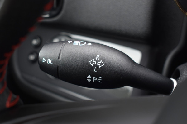 MINI Countryman 1.5 One Business Edition Automaat / Parkeerhulp / Keyless / Trekhaak / Harman Kardon / 18'' LM / LED