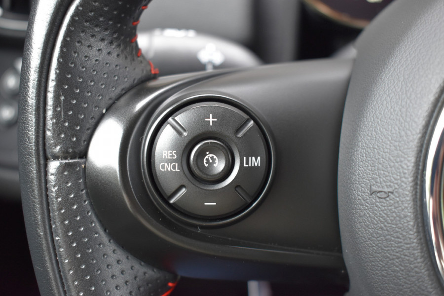 MINI Countryman 1.5 One Business Edition Automaat / Parkeerhulp / Keyless / Trekhaak / Harman Kardon / 18'' LM / LED