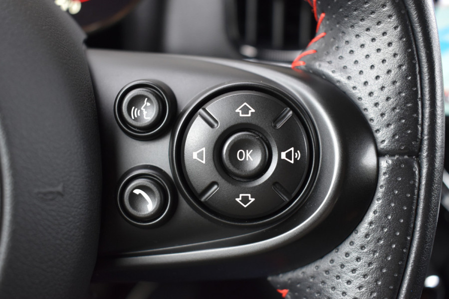 MINI Countryman 1.5 One Business Edition Automaat / Parkeerhulp / Keyless / Trekhaak / Harman Kardon / 18'' LM / LED