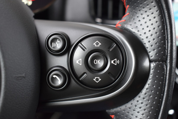 MINI Countryman 1.5 One Business Edition Automaat / Parkeerhulp / Keyless / Trekhaak / Harman Kardon / 18'' LM / LED