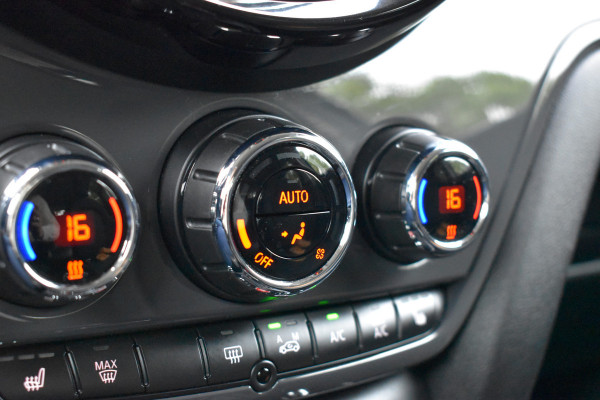 MINI Countryman 1.5 One Business Edition Automaat / Parkeerhulp / Keyless / Trekhaak / Harman Kardon / 18'' LM / LED