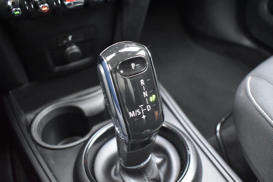 MINI Countryman 1.5 One Business Edition Automaat / Parkeerhulp / Keyless / Trekhaak / Harman Kardon / 18'' LM / LED