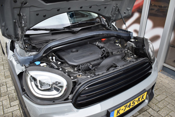 MINI Countryman 1.5 One Business Edition Automaat / Parkeerhulp / Keyless / Trekhaak / Harman Kardon / 18'' LM / LED