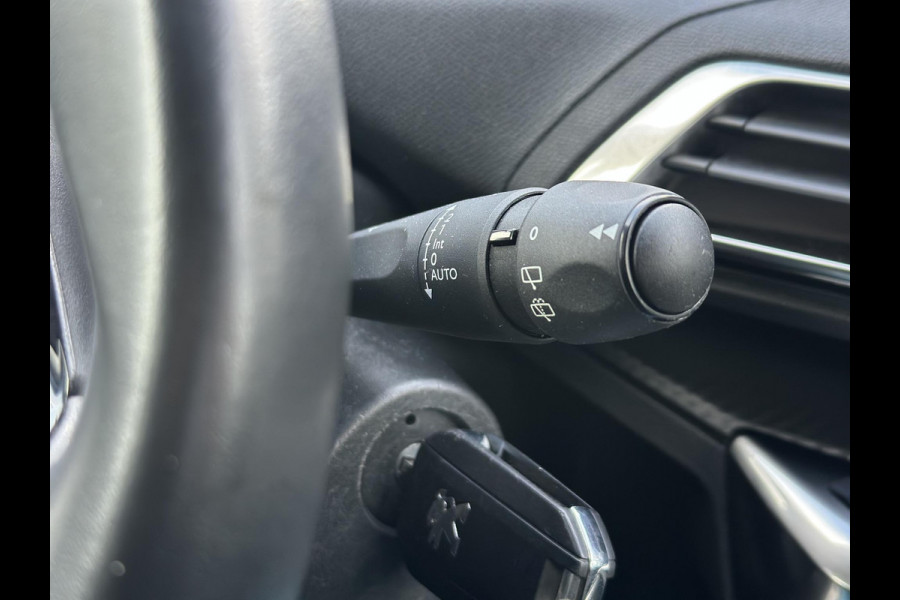 Peugeot 3008 1.2 PureTech Blue Lease Executive 2e Eigenaar,Navi,Clima,Cruise,PDC V+A,Trekhaak,Carplay,N.A.P,Nieuwe APK bij Aflevering