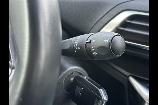 Peugeot 3008 1.2 PureTech Blue Lease Executive 2e Eigenaar,Navi,Clima,Cruise,PDC V+A,Trekhaak,Carplay,N.A.P,Nieuwe APK bij Aflevering