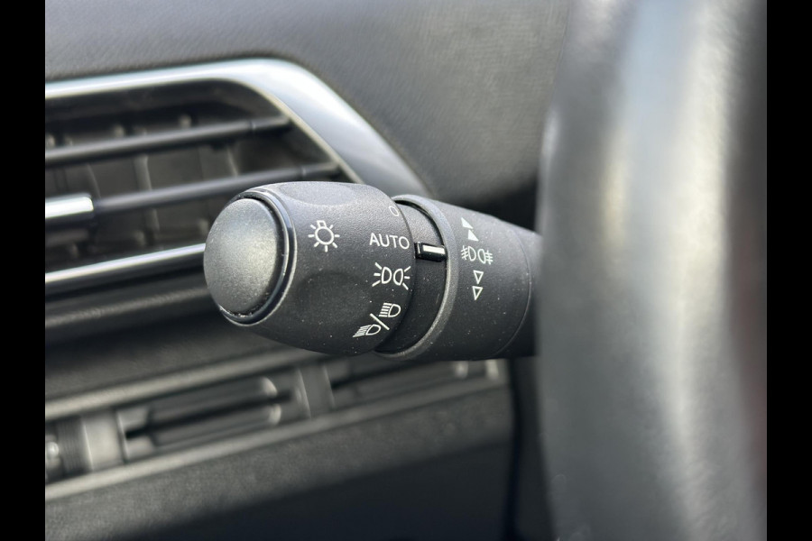 Peugeot 3008 1.2 PureTech Blue Lease Executive 2e Eigenaar,Navi,Clima,Cruise,PDC V+A,Trekhaak,Carplay,N.A.P,Nieuwe APK bij Aflevering