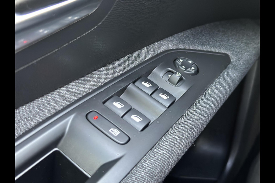 Peugeot 3008 1.2 PureTech Blue Lease Executive 2e Eigenaar,Navi,Clima,Cruise,PDC V+A,Trekhaak,Carplay,N.A.P,Nieuwe APK bij Aflevering