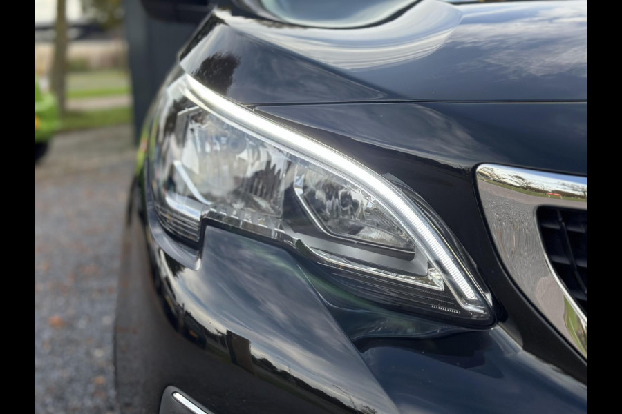 Peugeot 3008 1.2 PureTech Blue Lease Executive 2e Eigenaar,Navi,Clima,Cruise,PDC V+A,Trekhaak,Carplay,N.A.P,Nieuwe APK bij Aflevering