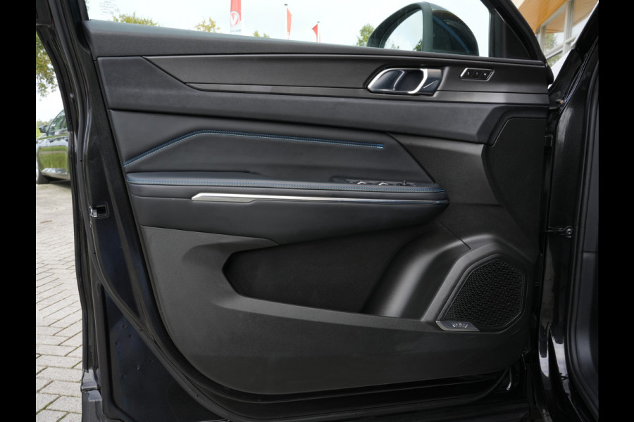 Lynk & Co 01 1.5 262pk Plug-in Hybrid | Trekhaak | Panoramadak | ACC | Navigatie | Camera