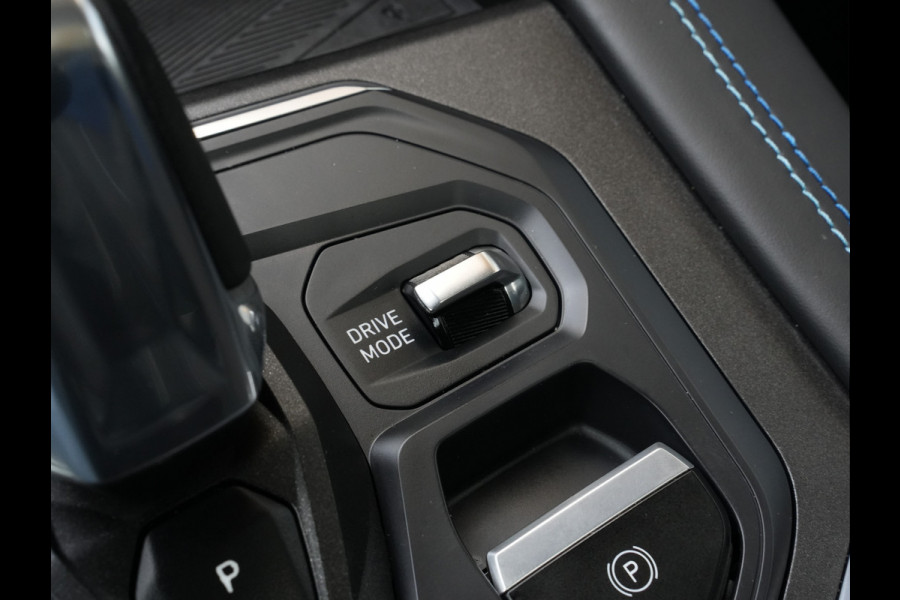 Lynk & Co 01 1.5 262pk Plug-in Hybrid | Trekhaak | Panoramadak | ACC | Navigatie | Camera