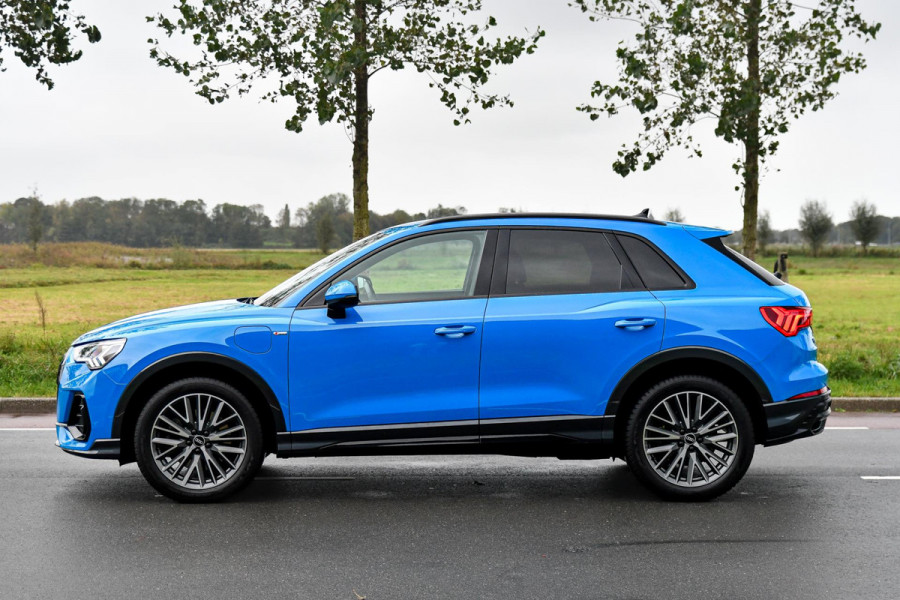 Audi Q3 45 TFSI e 3x S-Line. Matrix, Keyless, Camera, Sfeer, CarPlay, Dodeh!