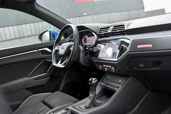 Audi Q3 45 TFSI e 3x S-Line. Matrix, Keyless, Camera, Sfeer, CarPlay, Dodeh!