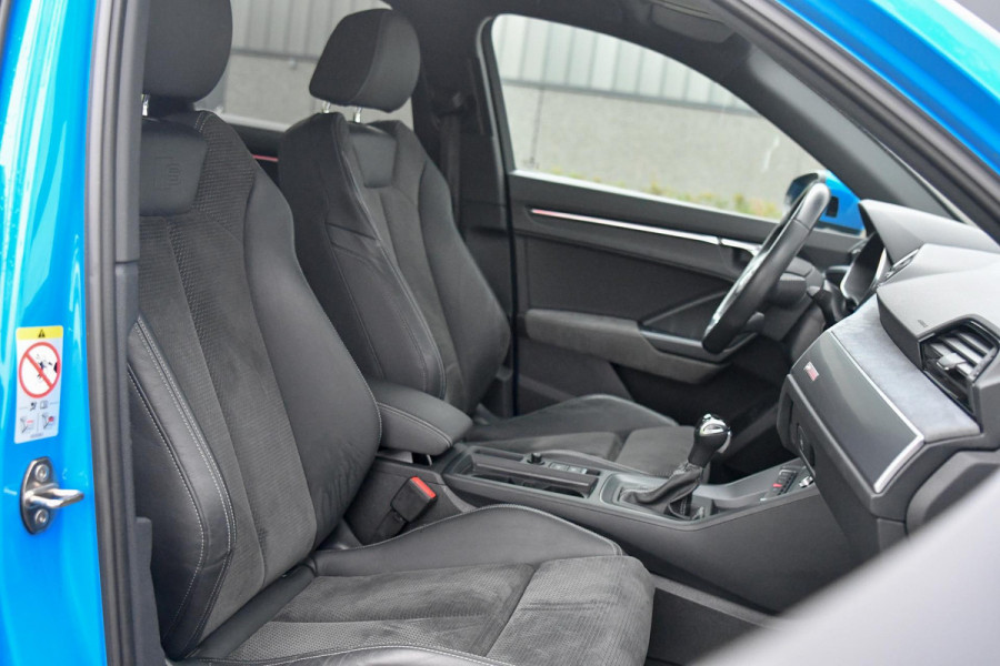 Audi Q3 45 TFSI e 3x S-Line. Matrix, Keyless, Camera, Sfeer, CarPlay, Dodeh!