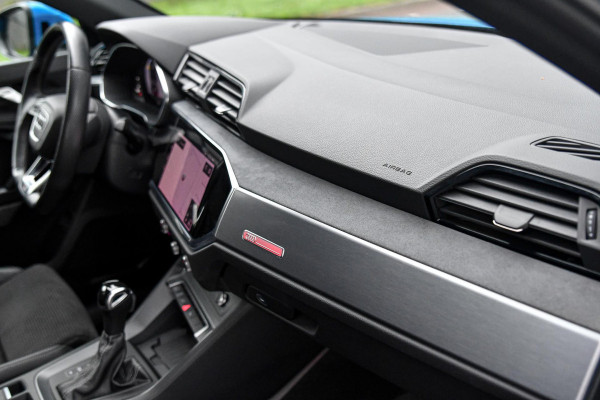 Audi Q3 45 TFSI e 3x S-Line. Matrix, Keyless, Camera, Sfeer, CarPlay, Dodeh!