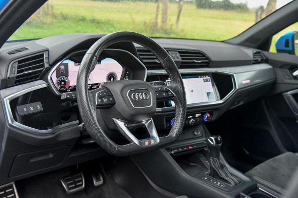 Audi Q3 45 TFSI e 3x S-Line. Matrix, Keyless, Camera, Sfeer, CarPlay, Dodeh!