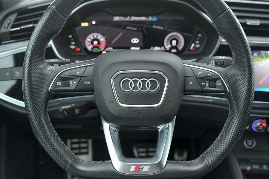 Audi Q3 45 TFSI e 3x S-Line. Matrix, Keyless, Camera, Sfeer, CarPlay, Dodeh!