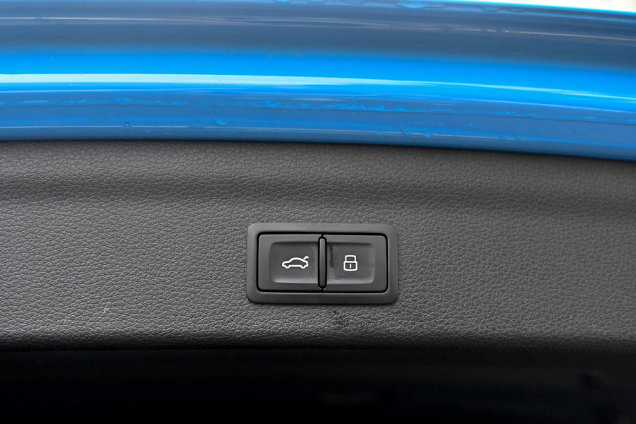 Audi Q3 45 TFSI e 3x S-Line. Matrix, Keyless, Camera, Sfeer, CarPlay, Dodeh!