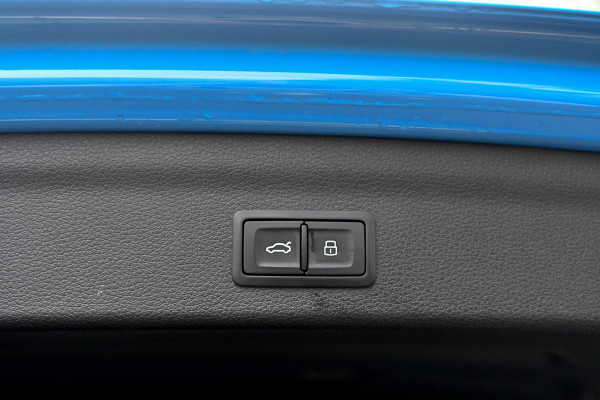 Audi Q3 45 TFSI e 3x S-Line. Matrix, Keyless, Camera, Sfeer, CarPlay, Dodeh!