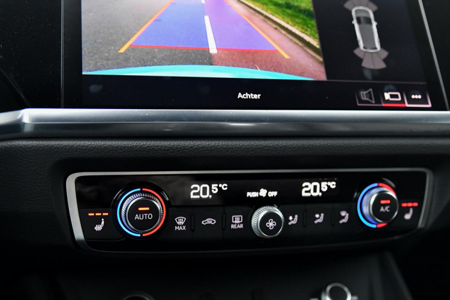 Audi Q3 45 TFSI e 3x S-Line. Matrix, Keyless, Camera, Sfeer, CarPlay, Dodeh!