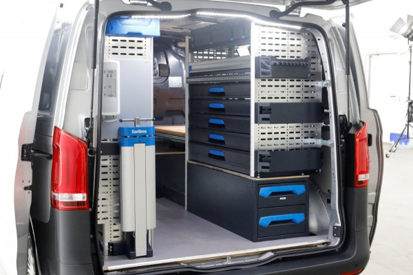 Mercedes-Benz Vito 114 CDI 136pk Compact 9G Automaat 2x Schuifdeur/LED/Camera/Navi/Inrichting 07-2022