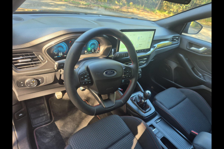 Ford Focus 1.0 EcoBoost Hybrid ST Line