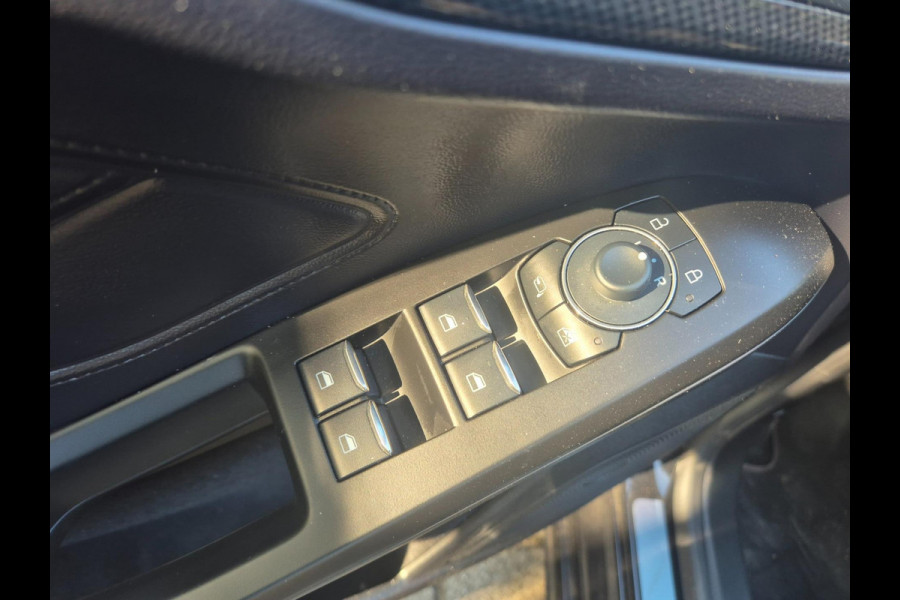 Ford Focus 1.0 EcoBoost Hybrid ST Line
