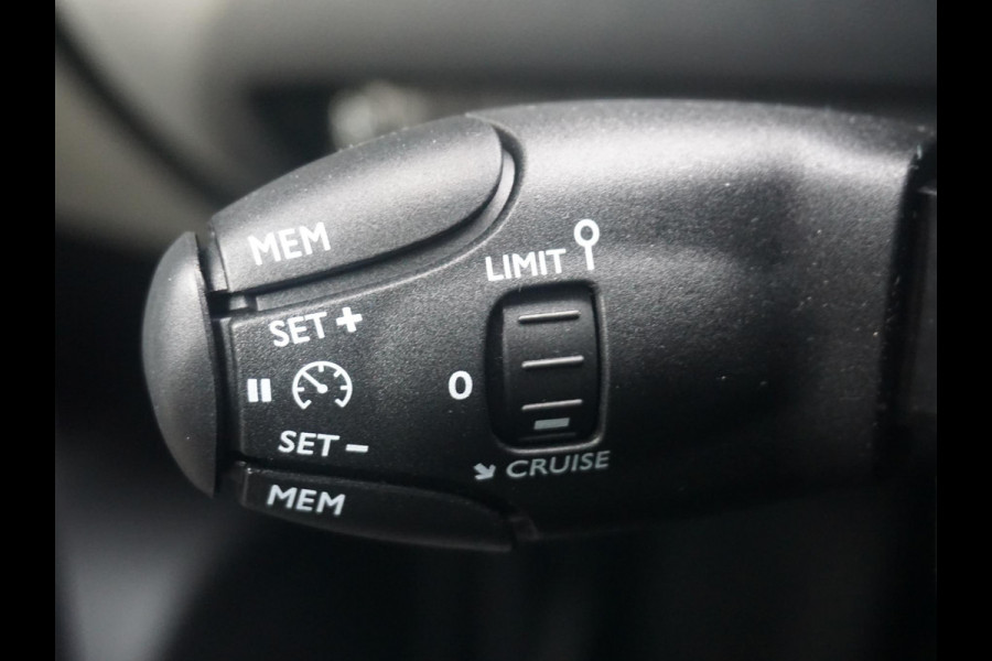 Peugeot 2008 1.2 PureTech 100 Allure